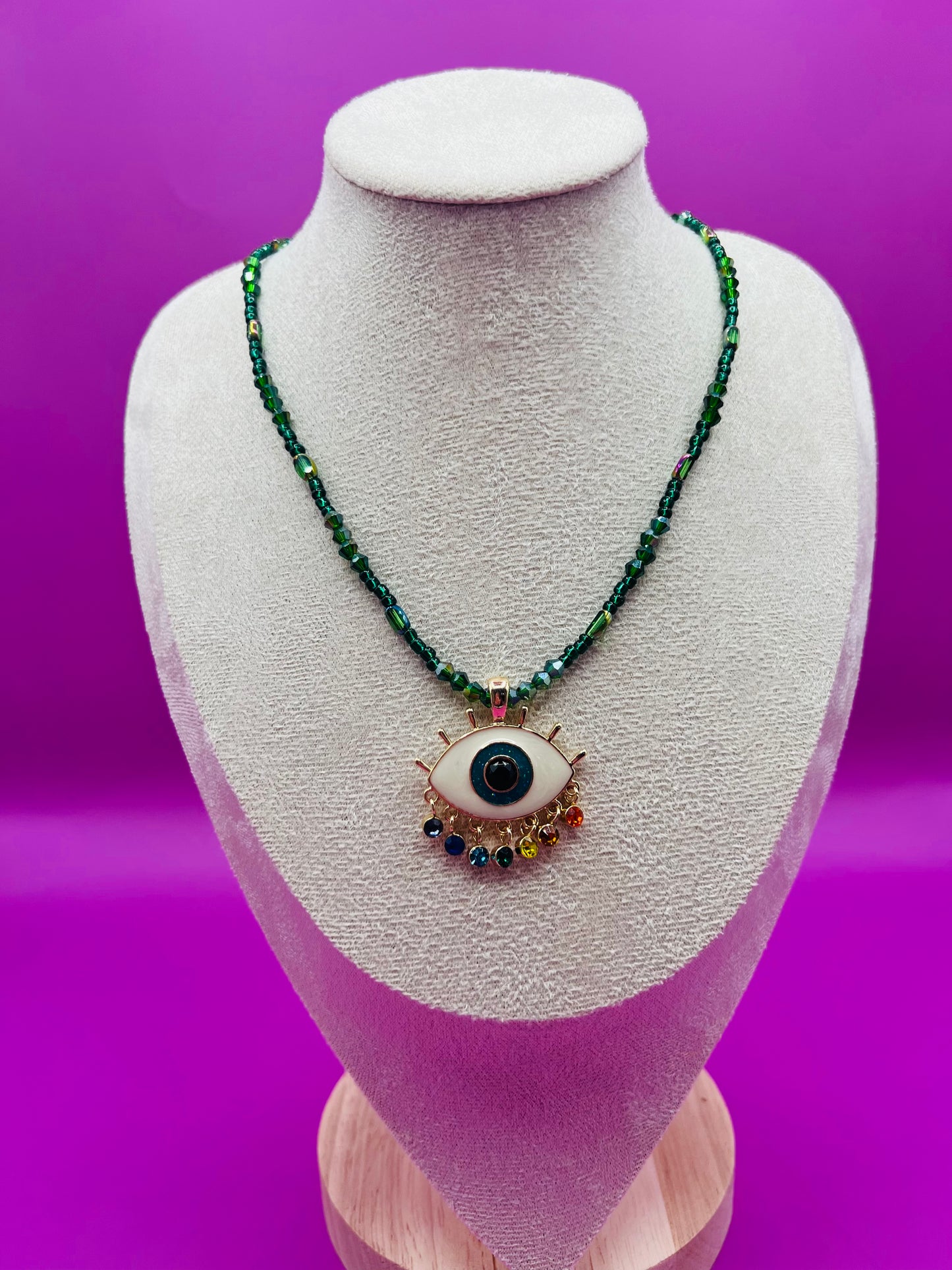 Green Eye Catcher